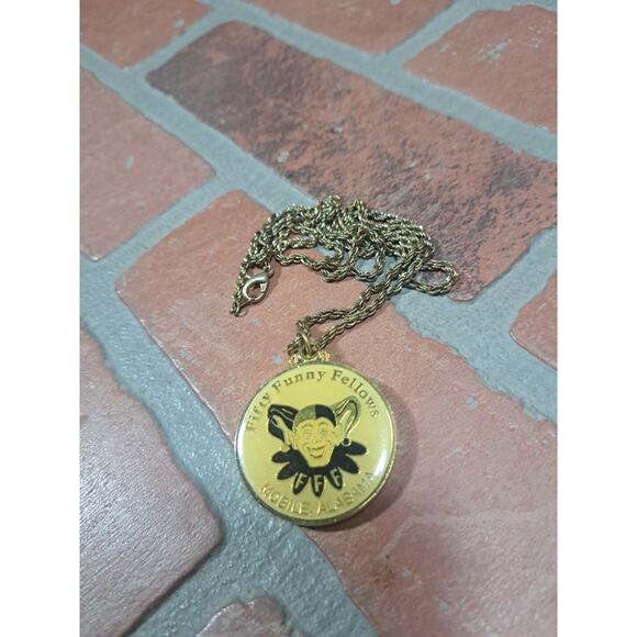 Fifty Funny Fellows 2000 Mardi Gras Doubloon Necklace Mobile Alabama - Picture 2 of 2